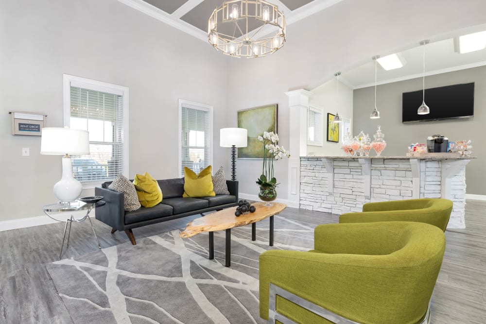 Awesome clubhouse area for guests and residents to hang out at Belle Vista Apartment Homes in Lithonia, Georgia