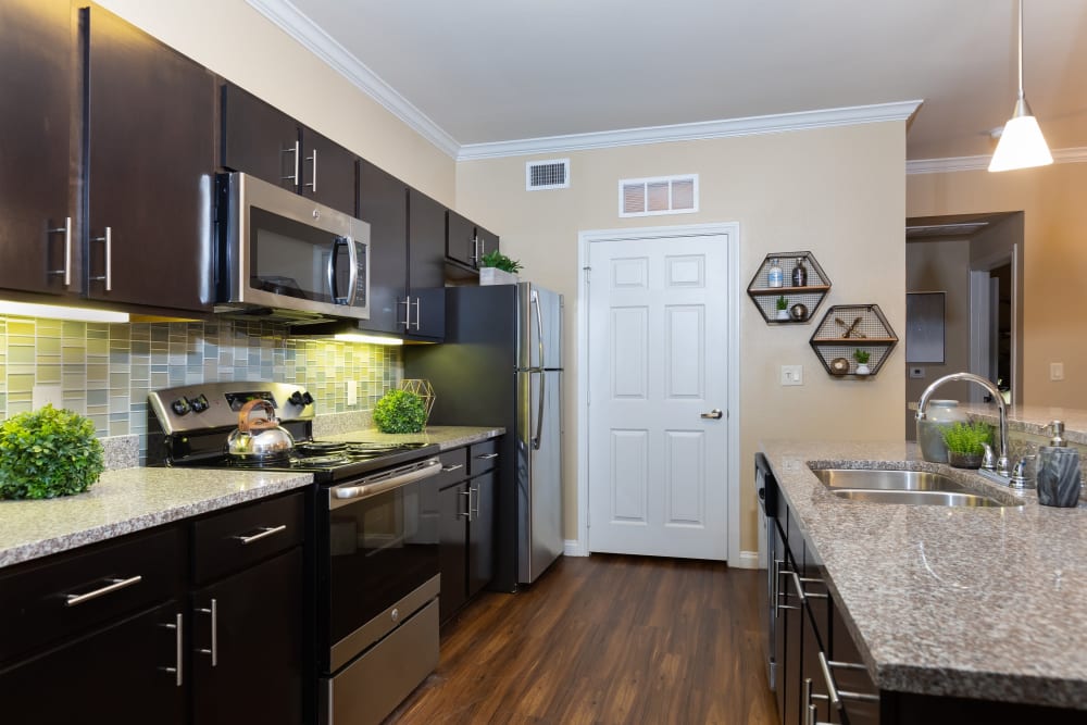 Plenty of room in the kitchen at Hilltops in Conroe, Texas