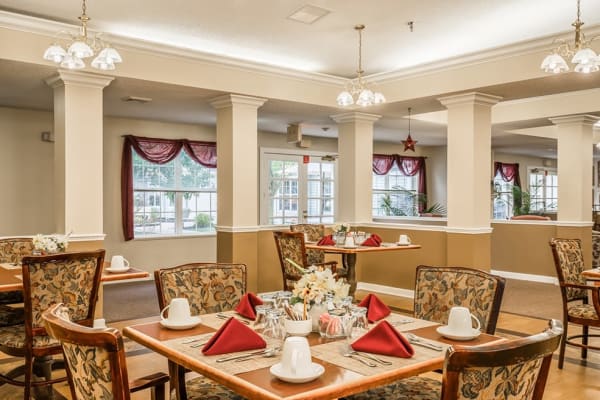 Resident dining room at Randall Residence of Tiffin in Tiffin, Ohio