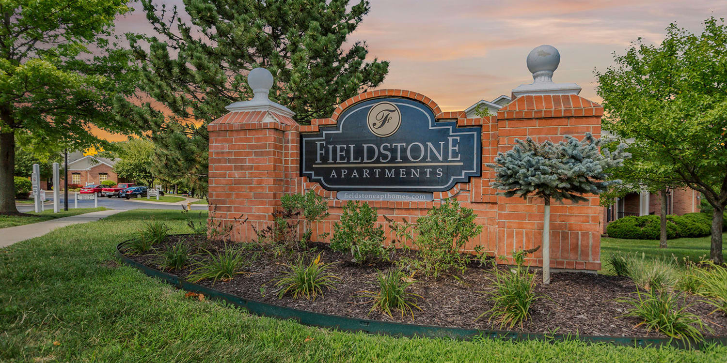 Living room area at Fieldstone in Olathe, Kansas 