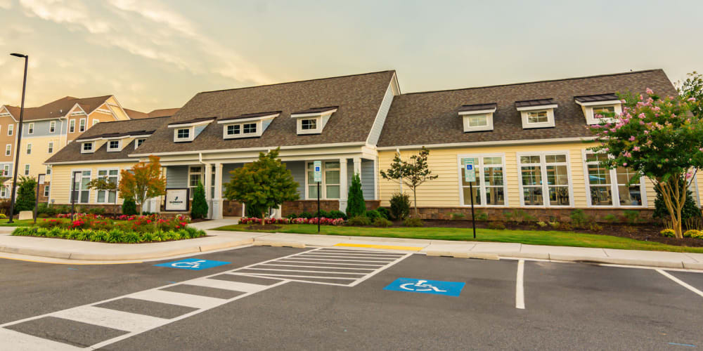 Exterior of building of Glenmoor Oaks in Moseley, Virginia