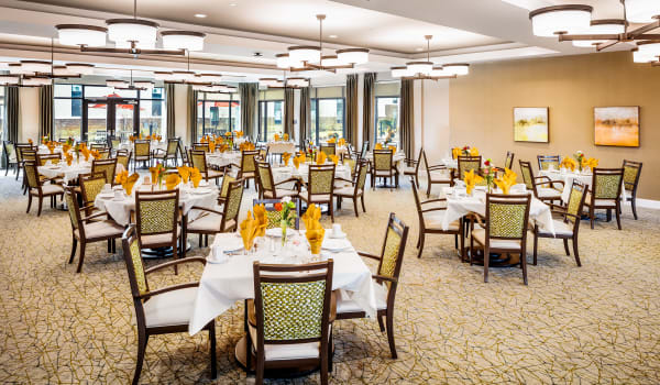 A spacious dining room at Anthology of Mason in Mason, Ohio
