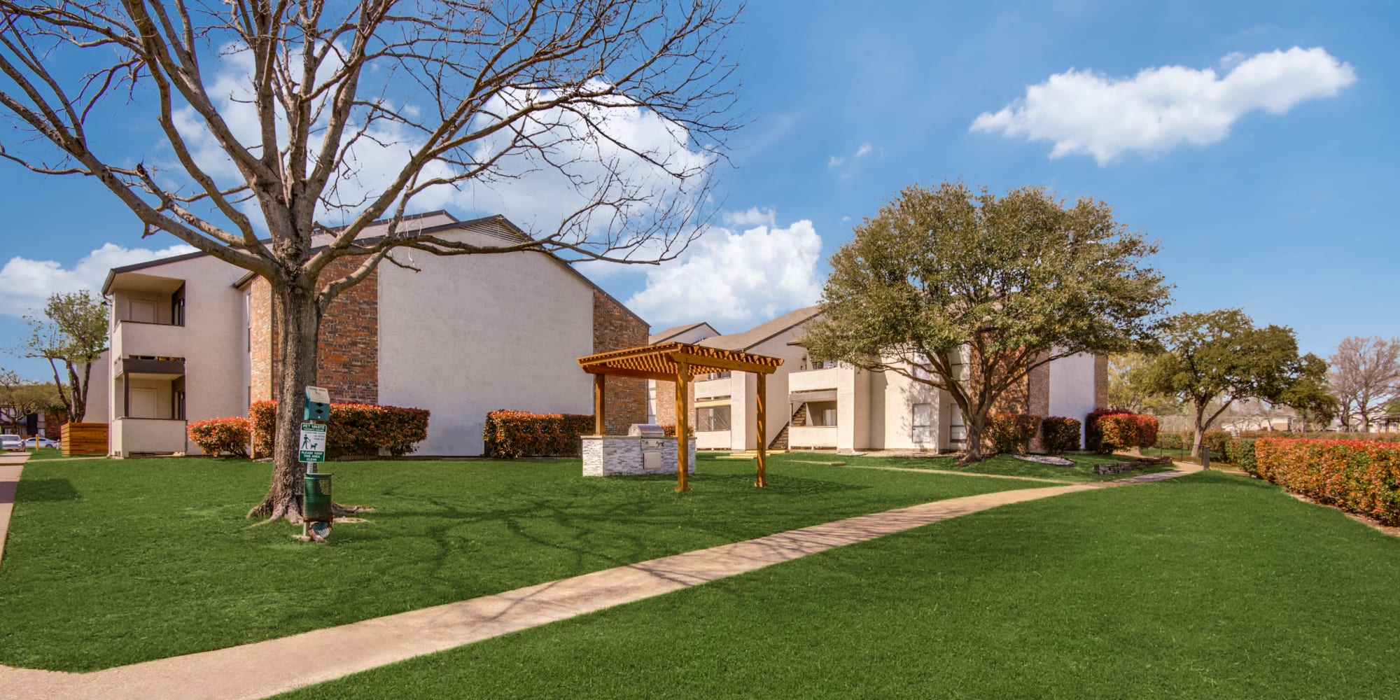 Apartments at Holbrook Apartment Homes in Dallas, Texas