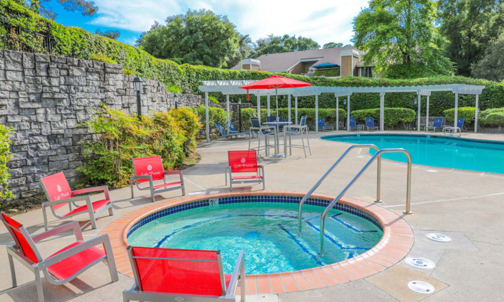 Swimming pool and hot tub at Lake Pointe Apartments in Folsom, California