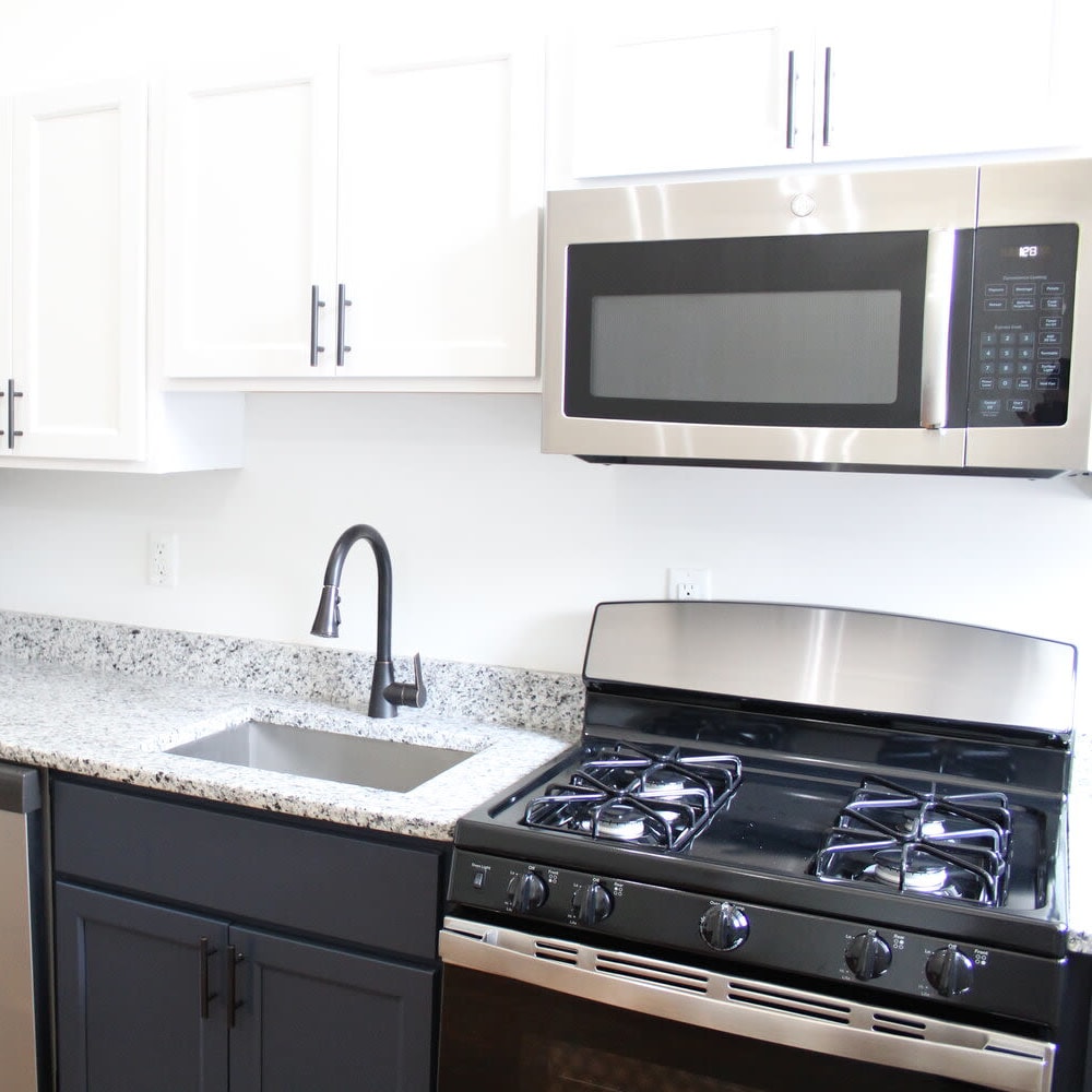 Recently remodeled kitchen at The Maven @ 806 in Louisville, Kentucky