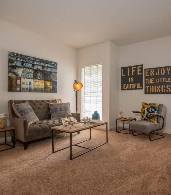 Living room at The Trace of Ridgeland in Ridgeland, Mississippi