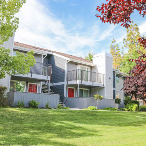 Exterior view of the apartments at Lake Pointe Apartments in Folsom, California