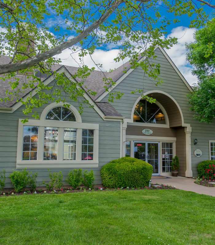 Exterior of Raintree Apartments in Wichita, Kansas