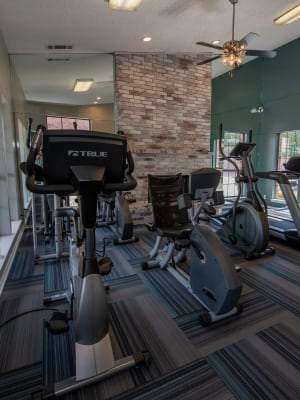 Amenities at Creekwood Apartments in Tulsa, Oklahoma