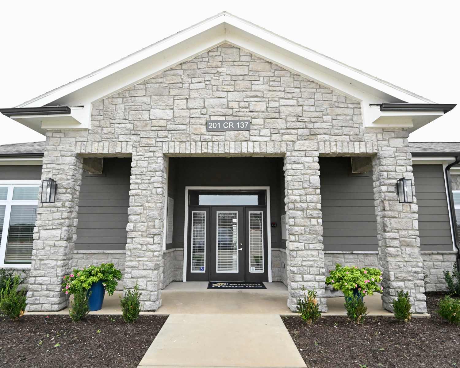 Exterior view of apartment at Carver Ridge in Hutto, Texas