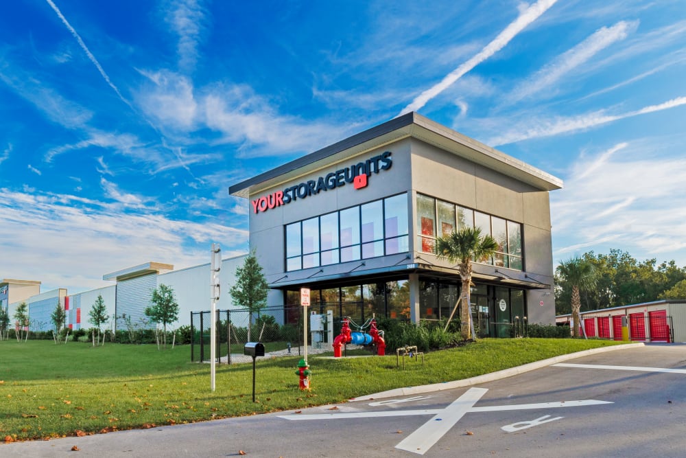 Exterior of building at Your Storage Units Apopka in Apopka, Florida