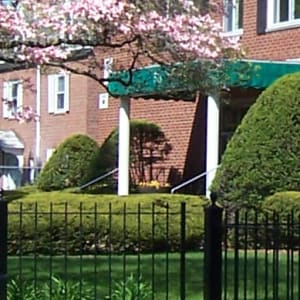 50 Forest Street building at Carriage Place Apartments in Hartford