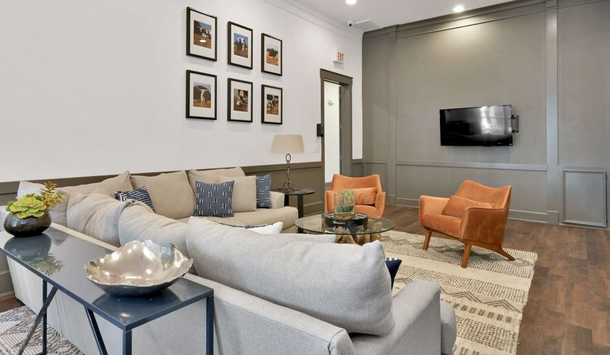 Resident lounge area at Whispering Pines Ranch in The Woodlands, Texas