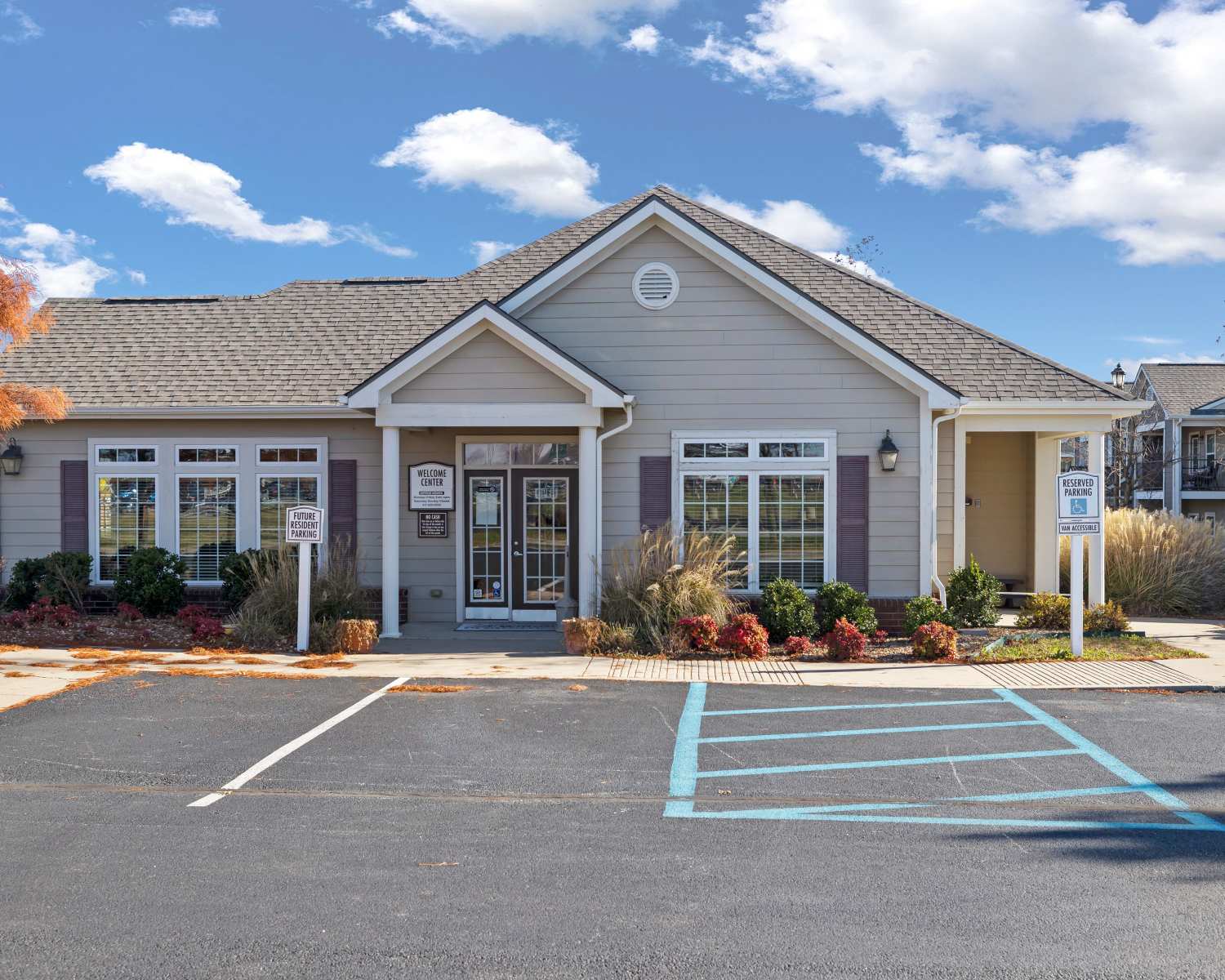 Apartment at Churchill Apartments in Marshfield, Missouri