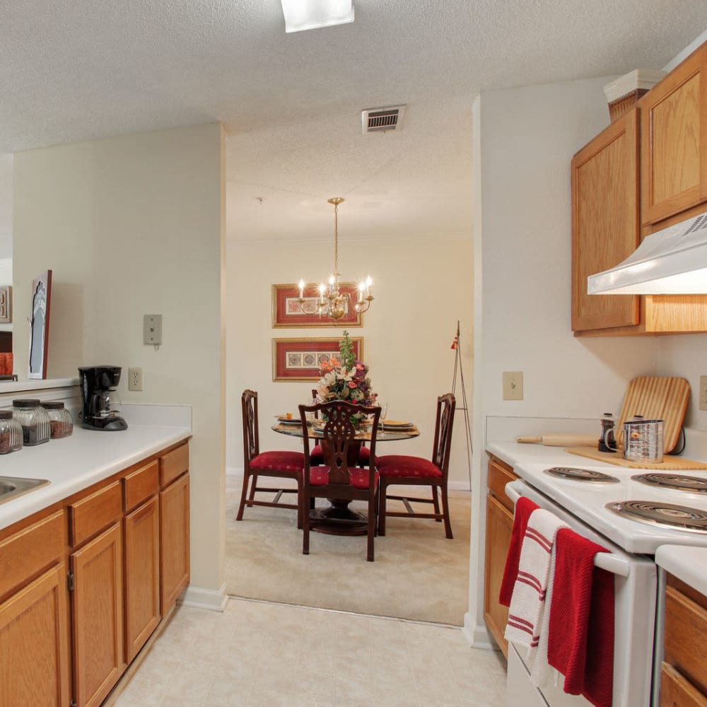 Fully equipped kitchen at Wellington Point in Atlanta, Georgia