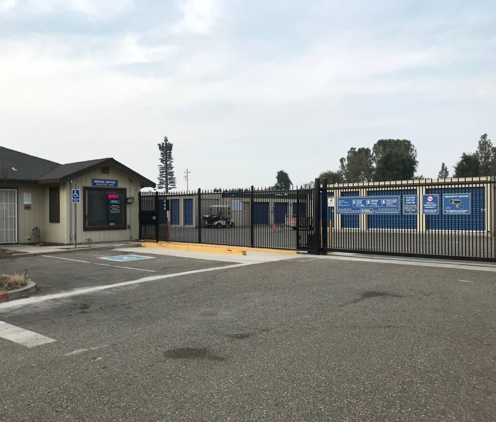 Storage Features at Storage Solutions in Manteca, California