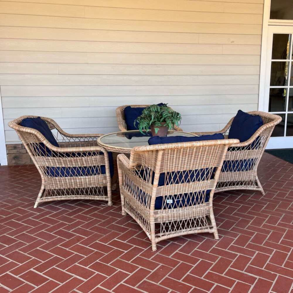 Seating area for residents at Verandas at Mitylene in Montgomery, Alabama