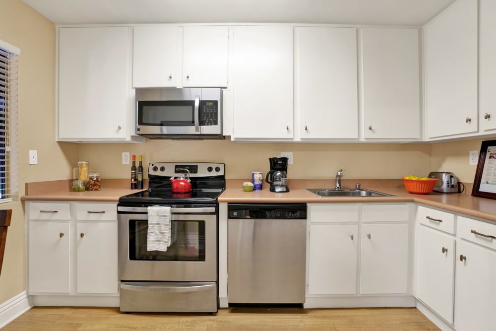Fully equipped kitchen at The Reserve at Thousand Oaks in Thousand Oaks, California