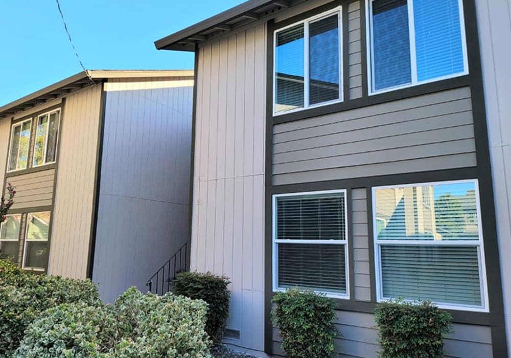 Exterior building with lush landscaping at Alderwood in Ukiah, California