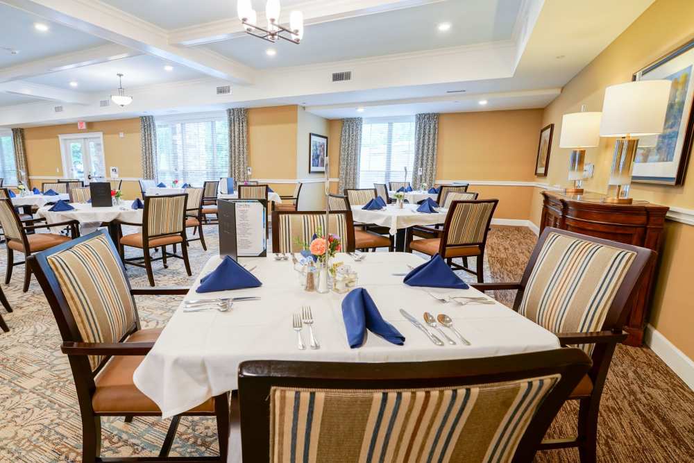 Common dining area at Harmony at Greensboro in Greensboro, North Carolina