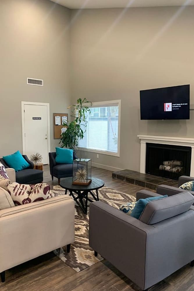 Clubhouse with flatscreen TV at Glenbrook Apartments in Chico, California