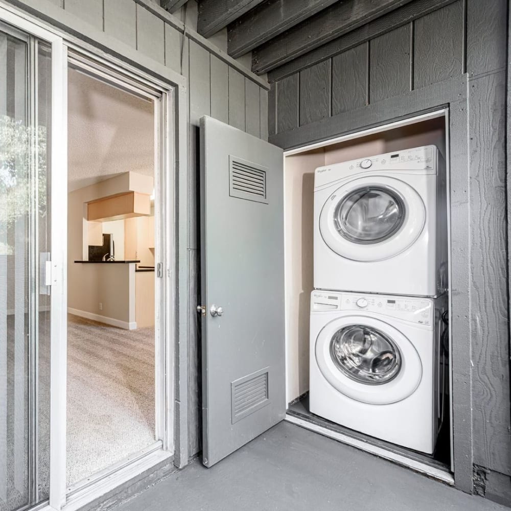 Washer and dryer at Vista in San Jose, California