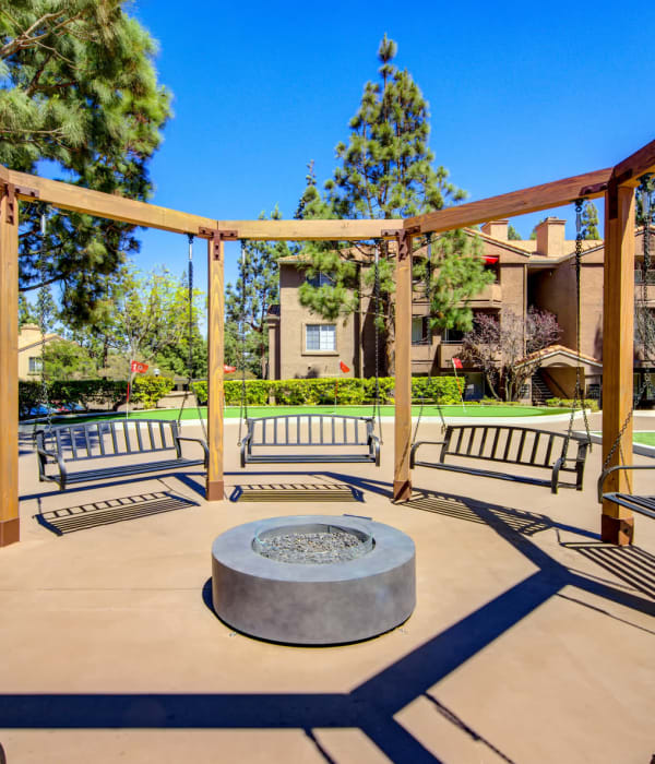 Courtyard at Sierra Del Oro Apartments in Corona