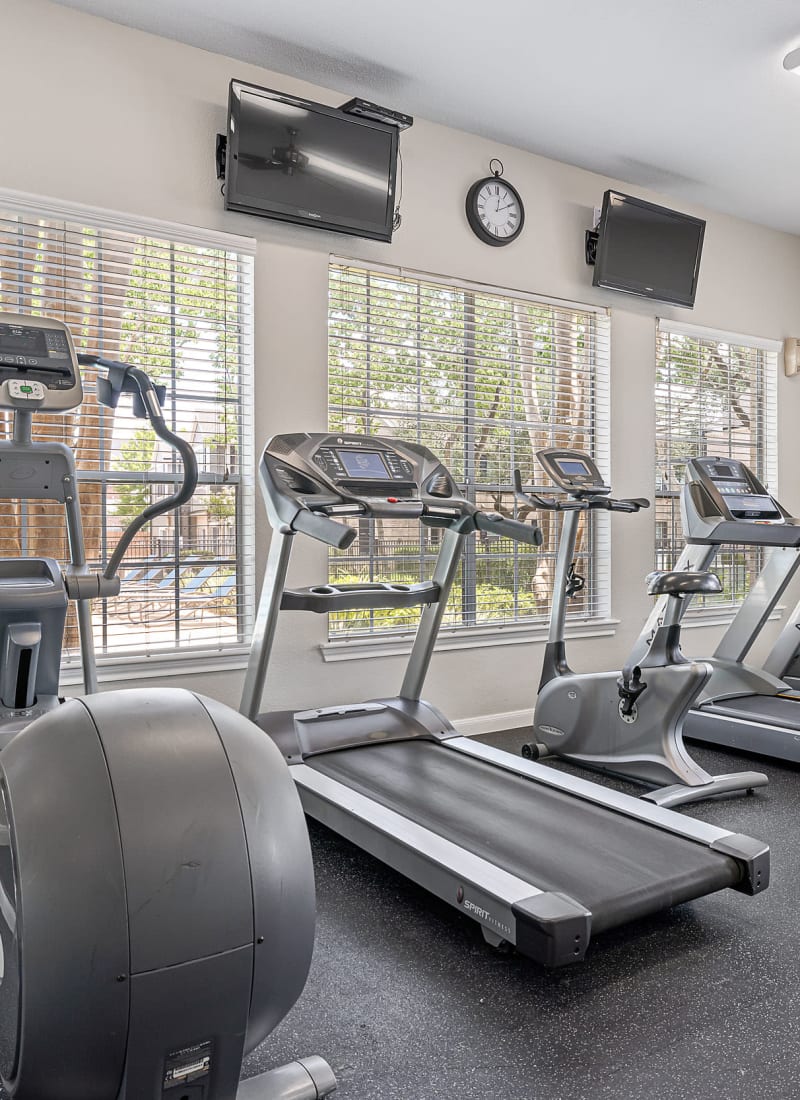 View our amenities at Marquis at Westchase in Houston, Texas