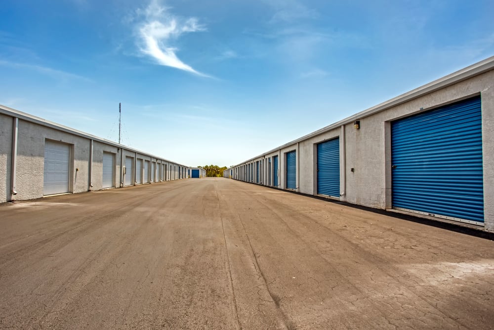 Exterior drive up units at Metro Self Storage in Fort Myers, Florida