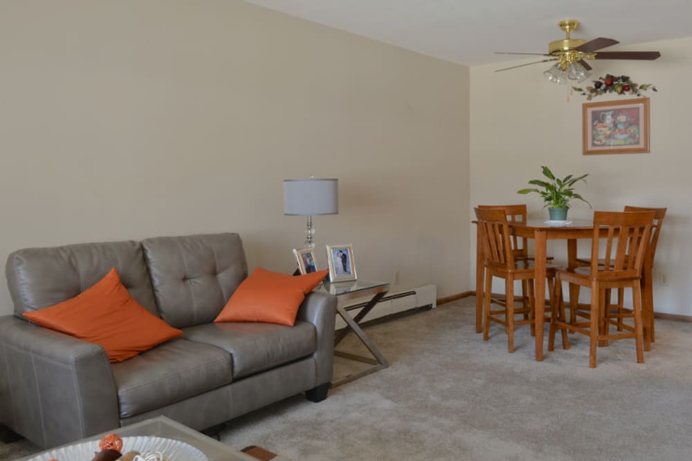 An example dining room at Piccadilly Apartments in Greenfield, WI