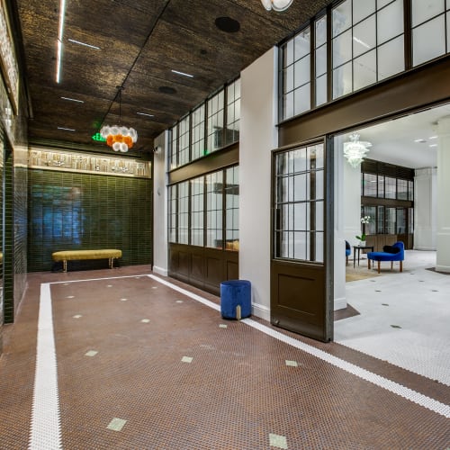 Modern décor in the clubhouse at The Drakestone in Dallas, Texas