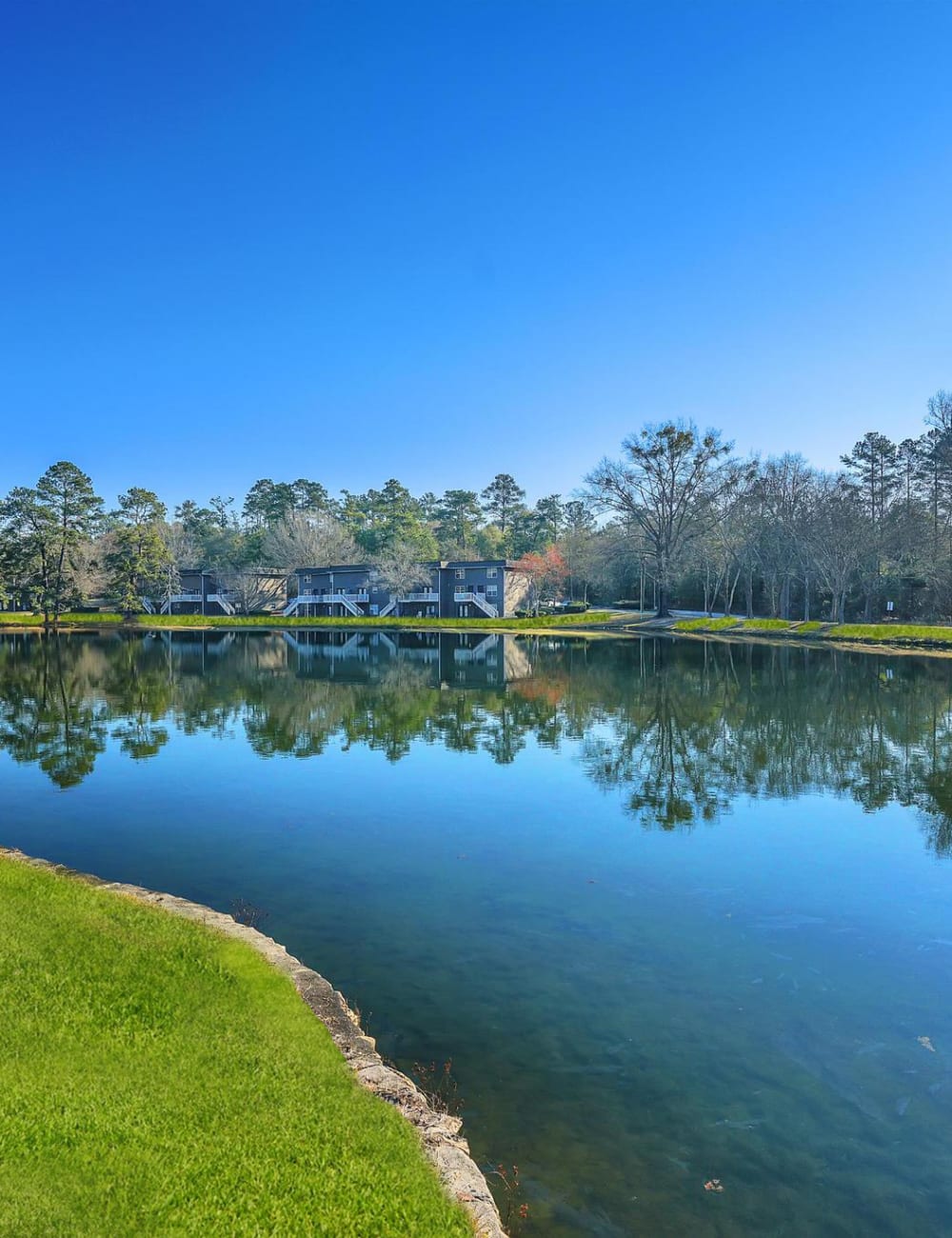 The pond at Retreat at Ragan Park in Macon, Georgia