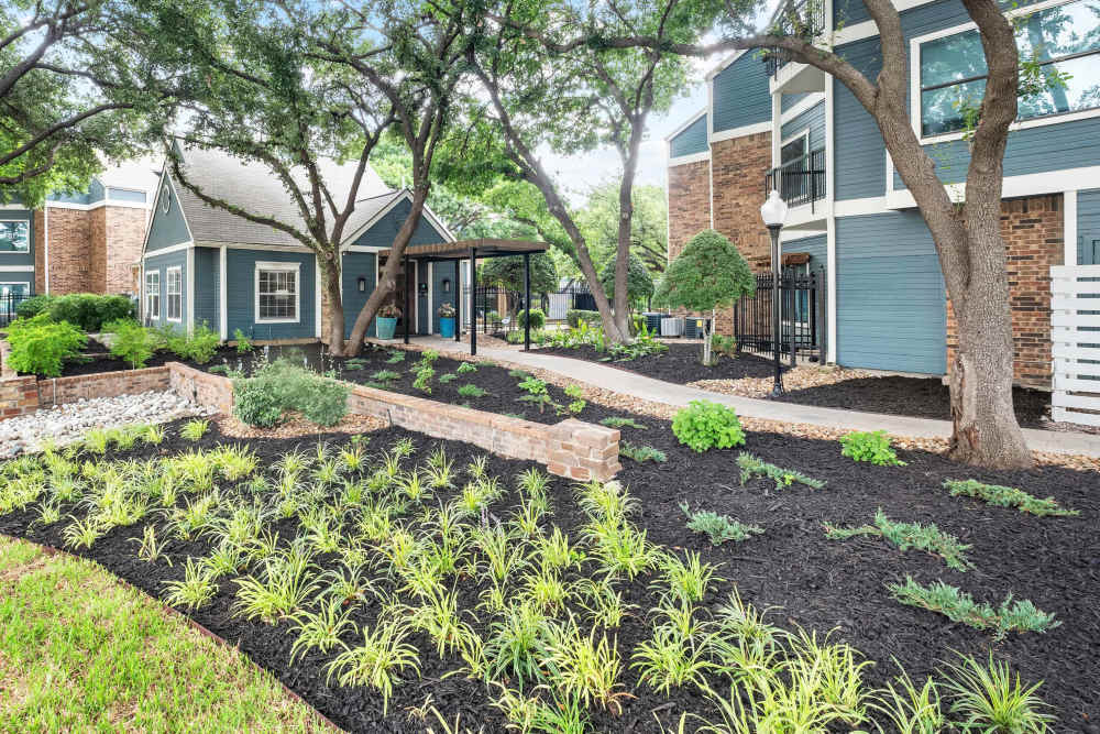 Apartment entrance at The Azul Apartments in Dallas, Texas