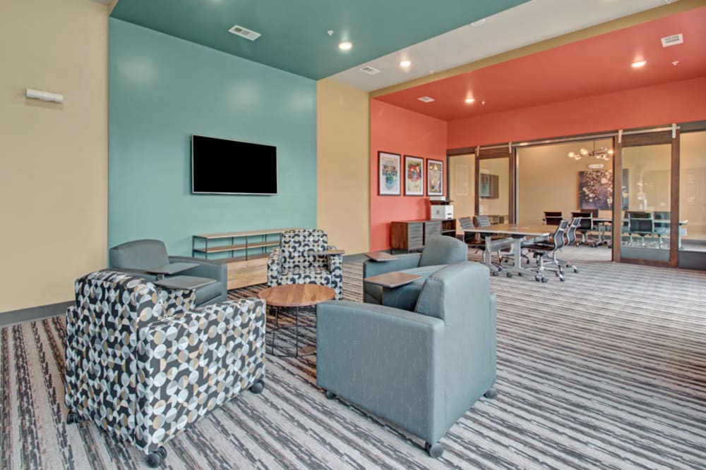 Resident lounge and business center at Duet in Nashville, Tennessee