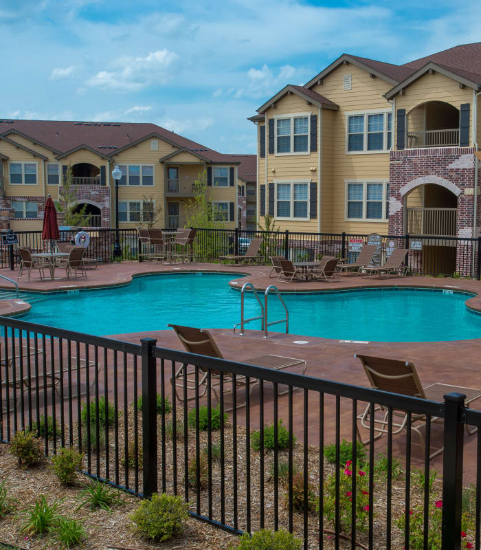 Large swimming pool at Park at Tuscany in Oklahoma City, Oklahoma