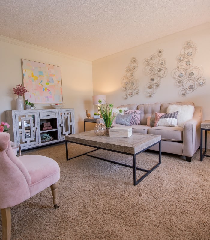 Spacious living room at Summerfield Place Apartments in Oklahoma City, Oklahoma