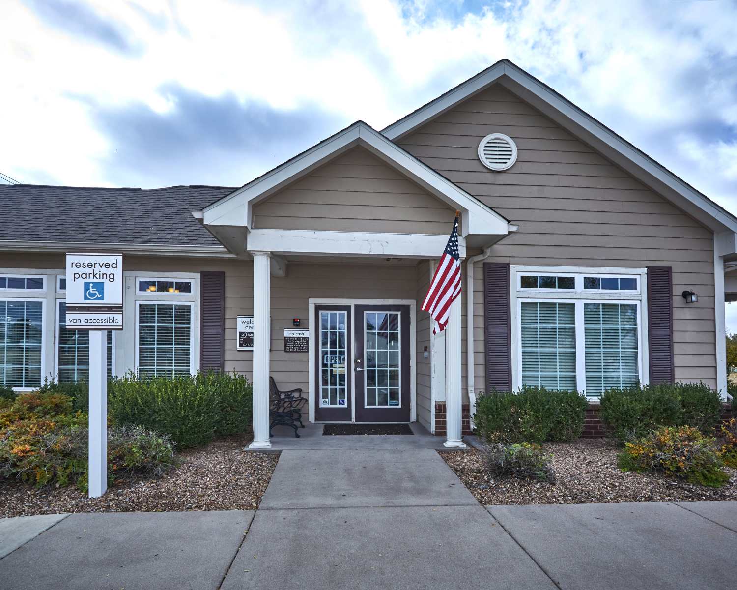 Apartments in Wedgewood in Wellington, Kansas