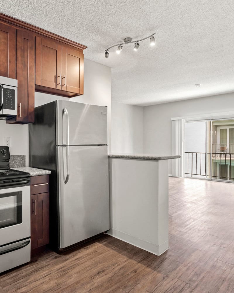 Apartment with wood-style floor at Bay on 6th, Santa Monica, California