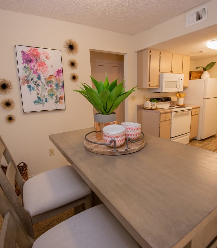 Dining room at Summerfield Place Apartments in Oklahoma City, Oklahoma