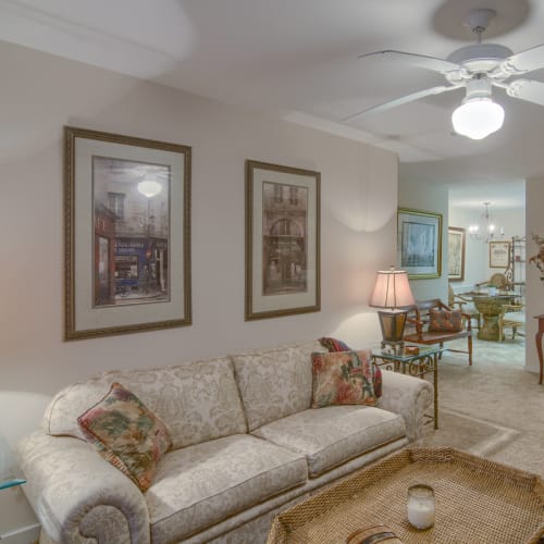 Apartment living room at Twin Oaks in Hattiesburg, Mississippi