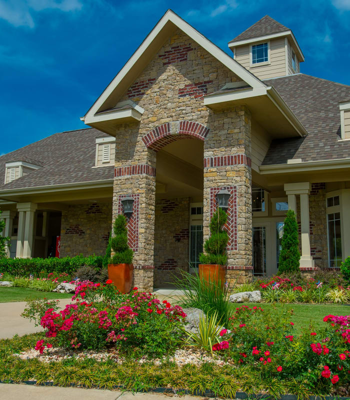 Exterior of Nickel Creek Apartments in Tulsa, Oklahoma