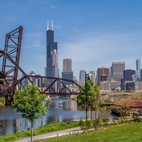 Explore the neighborhood around 51st and King Apartments in Chicago, Illinois