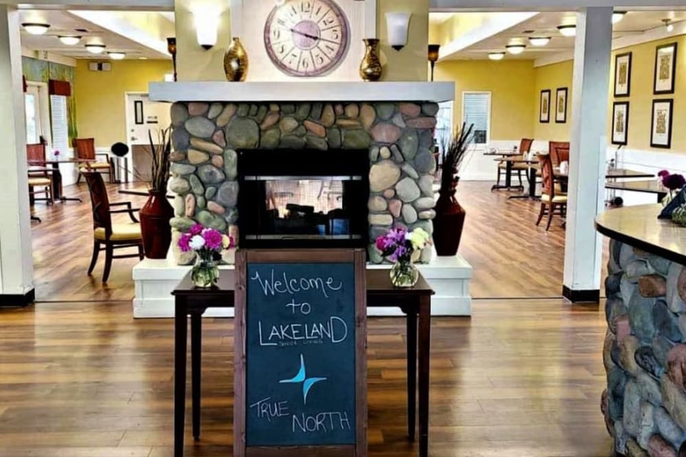The welcoming lobby at Lakeland Senior Living in Eagle Point, Oregon.