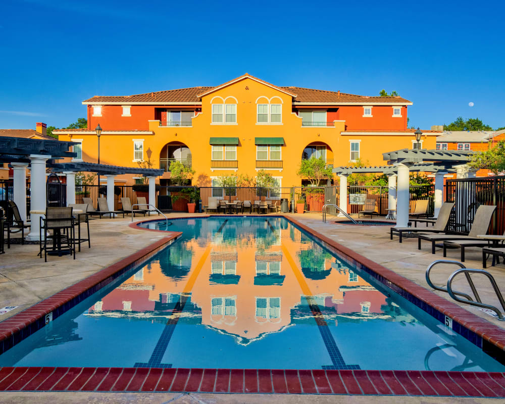 residents swimming in the pool  at The Overlook at Fountaingrove in Santa Rosa, California