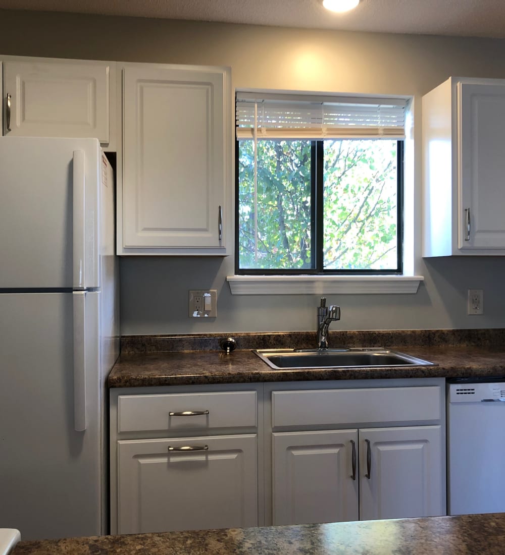 Well equipped kitchen at Chelmsford Hardy Place in Derry, New Hampshire