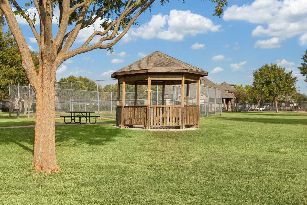 Gazebo and grilling area at Lansbourough in Houston, Texas
