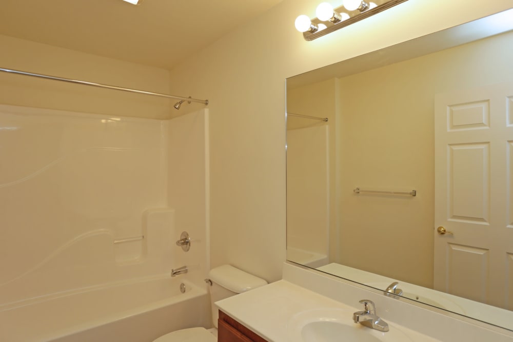 Clean bathroom at The Ridge in Troy, New York