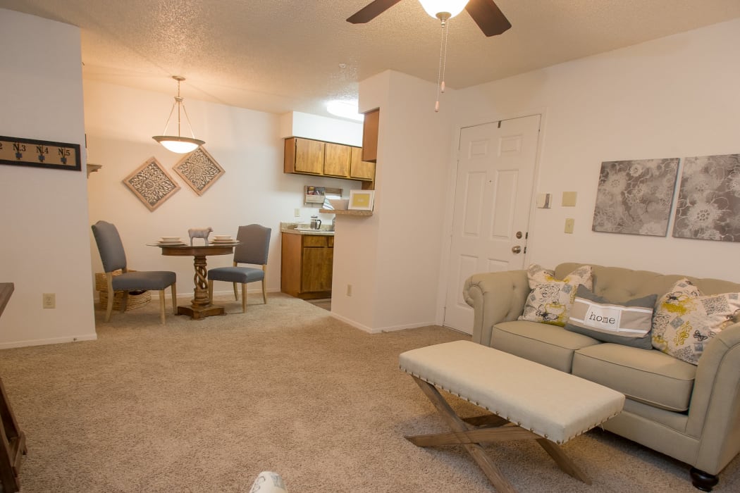 Living room at Cimarron Pointe Apartments in Oklahoma City, Oklahoma