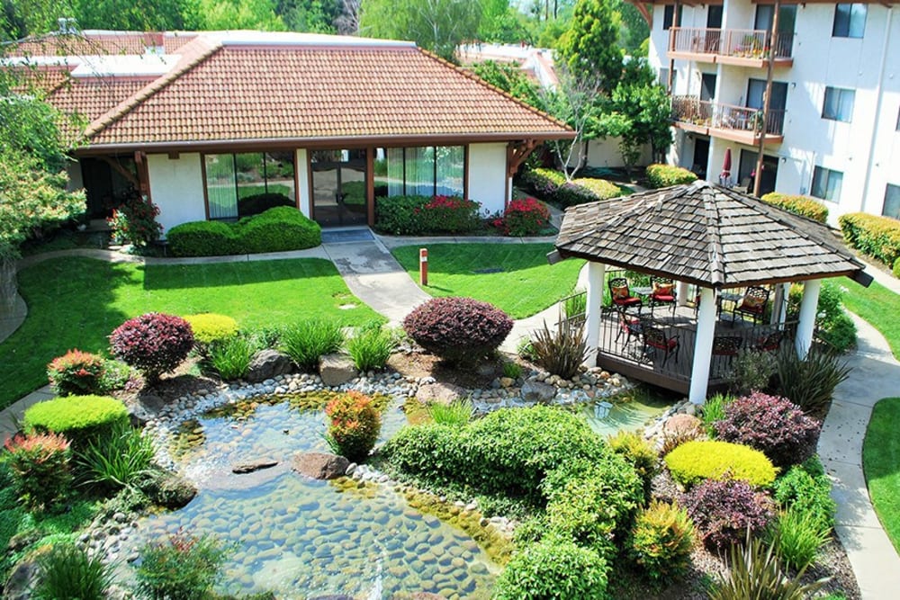 Exterior aerial view of Roseville Commons Senior Living's building in Roseville, California
