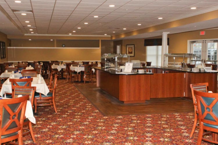 Senior living facility with a dining area at Arbour Square of Harleysville in Harleysville, Pennsylvania